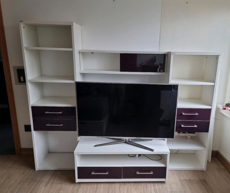 Priess Möbel: Jugendzimmer Regalwand für Mädchen in Lüdenscheid