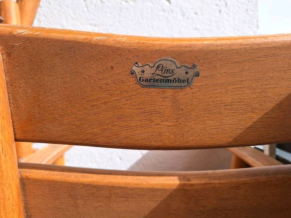 Sehr stabile Gartenstühle aus Echtholz Firma Löns in Unterschleißheim