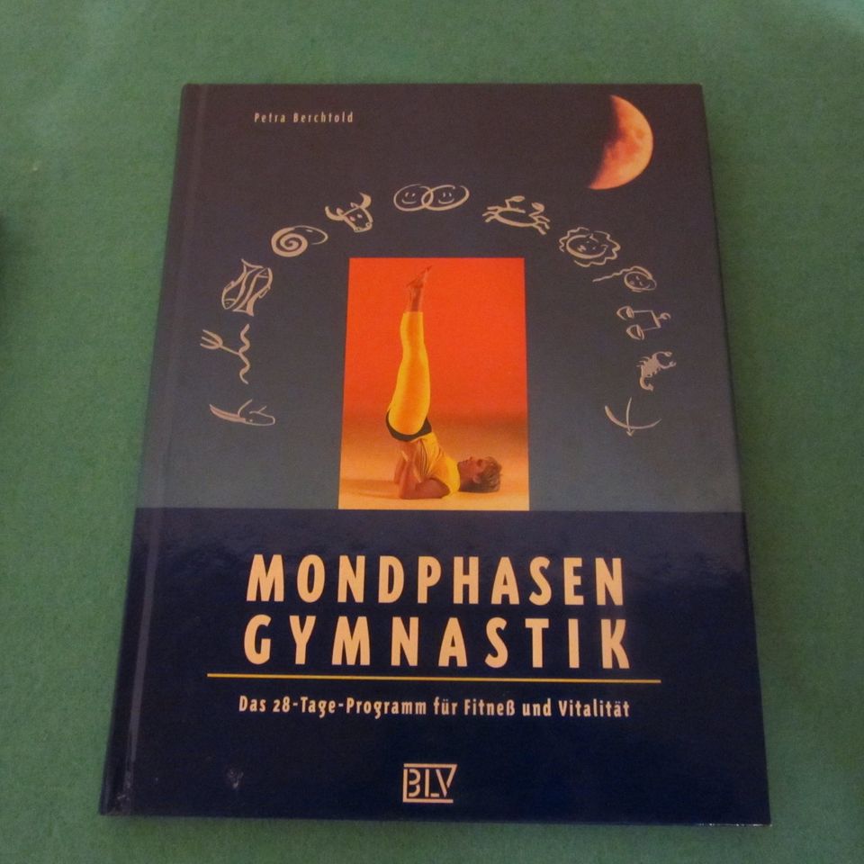 Buch Mondphasen Gymnastik Petra Berchtold in Wiesent