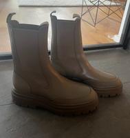 Plateaustiefel von ZARA, Gr. 38, NEU Bayern - Gröbenzell Vorschau