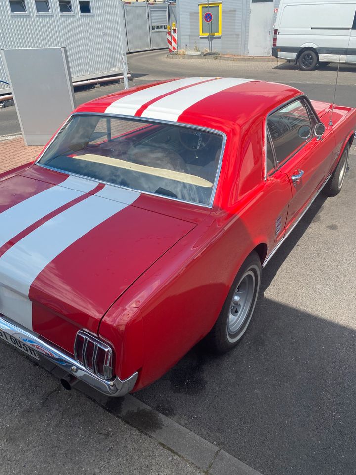 Ford Mustang Coupe 8-Zylinder in Berlin