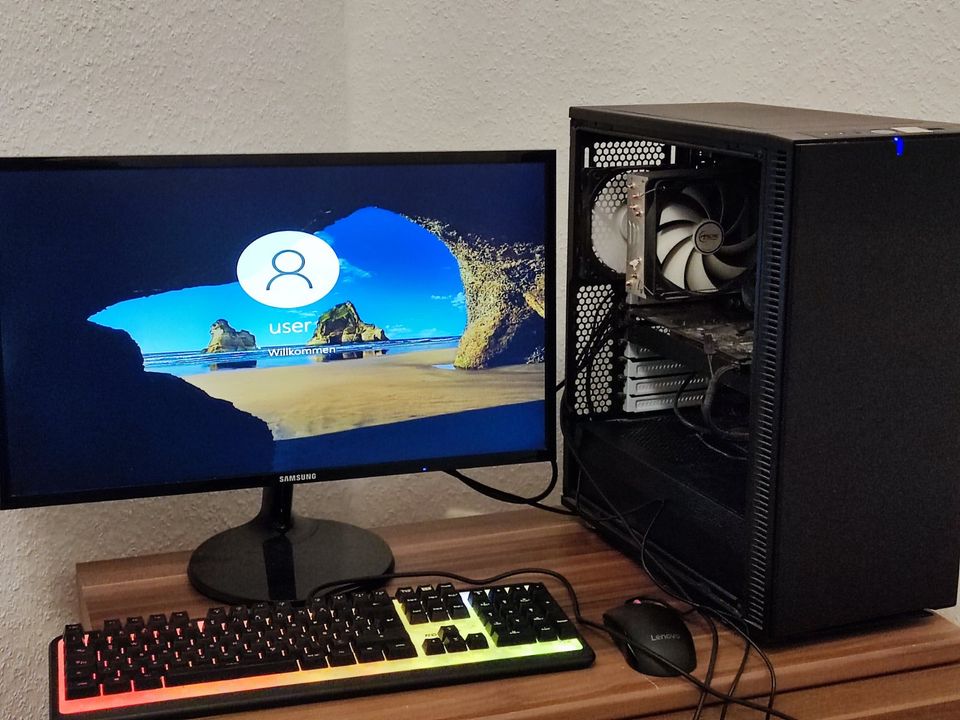 Gamer PC Set mit Monitor, Maus und Tastatur in Hamburg