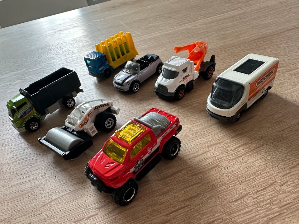 7 Matchbox Autos Baustelle Transporter LKW Cabrio … in Achern