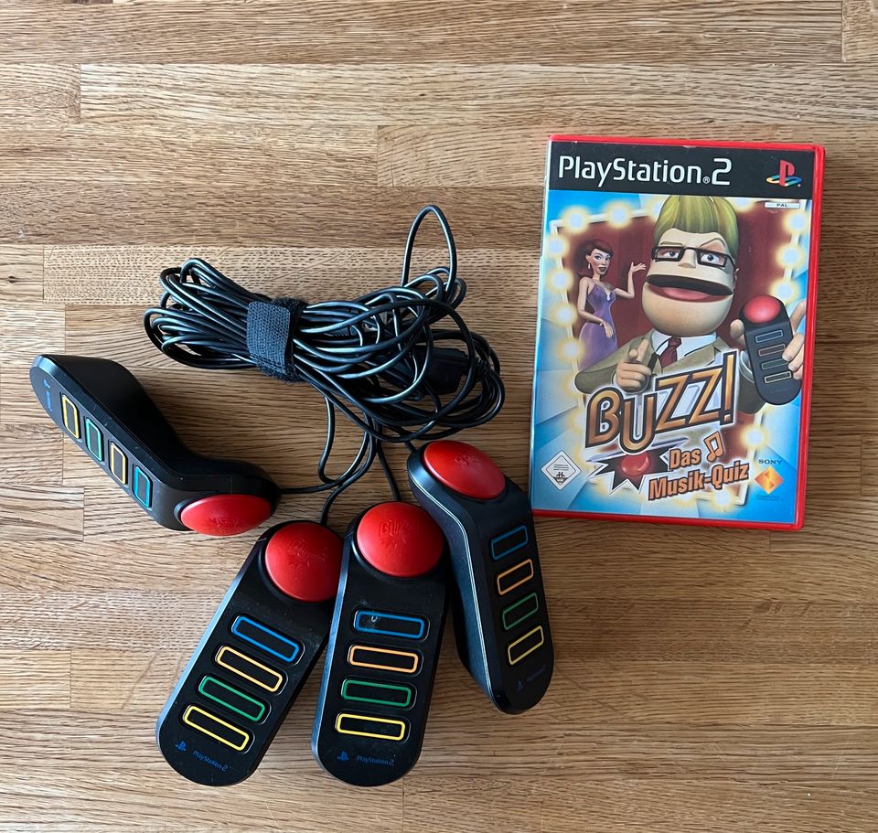 Verkaufe eine Sony Playstation 2 mit Singstar, EyeToy und Buzz in Zülpich