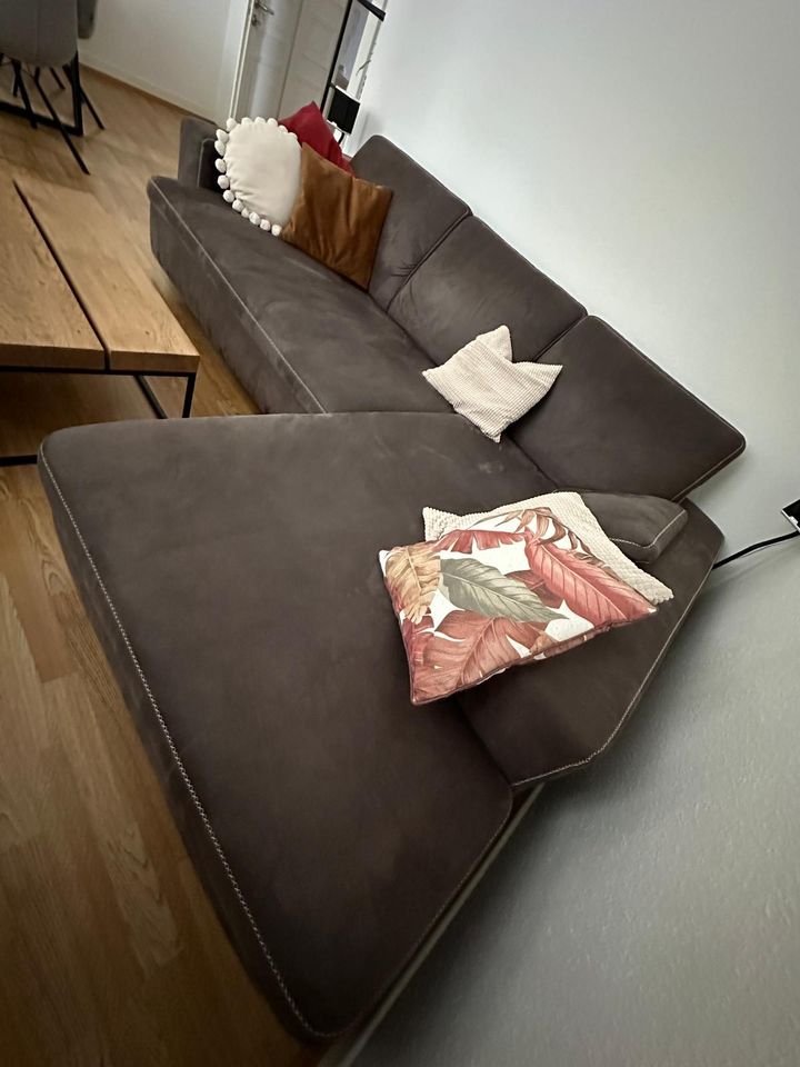 Wohnlandschaft/Couch elektrisch verstellbar in Wiesbaden