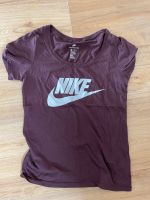 T-Shirt Nike Bordeauxrot S 36 Niedersachsen - Jameln Vorschau