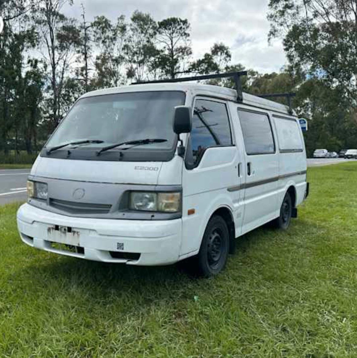 Abbildung des Autos SUCHE Mazda e2000 e2200