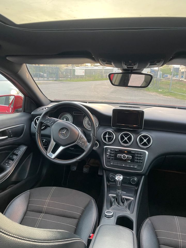 MercedesBenz A180 *TÜV Neu /*Bremsen Neu*Panorama*Navi in Pulheim