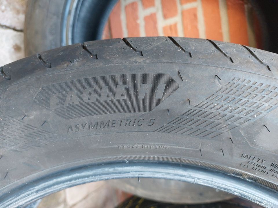 Goodyear EAGLE F1 Sommerreifen 235/55 R 18 100 V DOT 3722 in Wathlingen