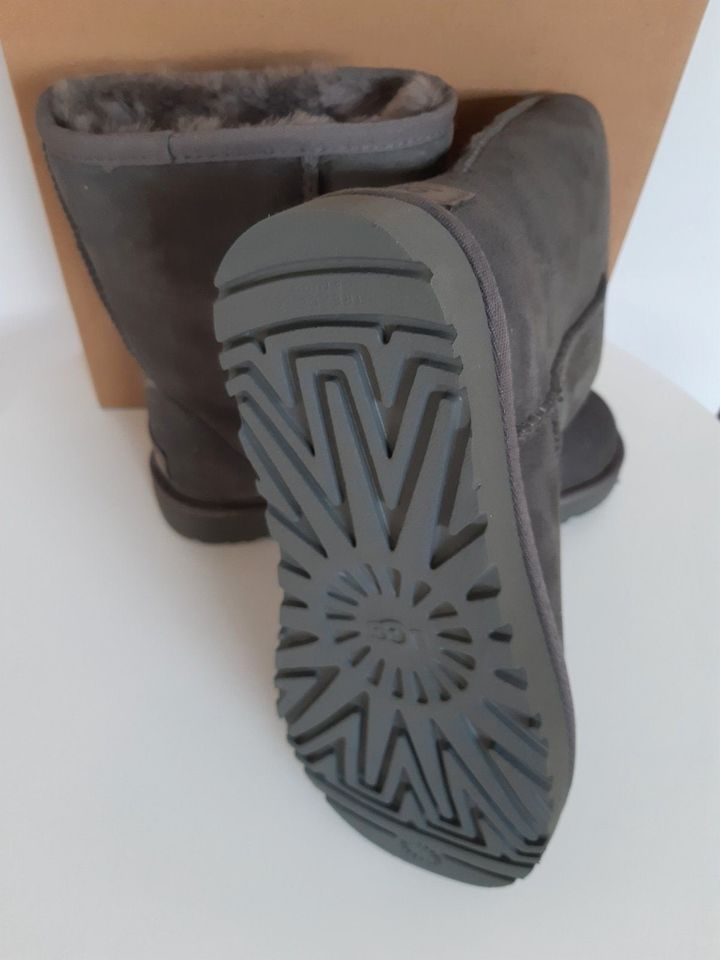 UGG Winterstiefel für Damen Größe 36 in grey in Wilmersdorf bei Pritzwalk