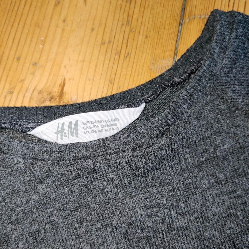 Strickjacke Langarmshirt Pullover Gr 134/140 Zara H&M vertbaudet in Güstrow