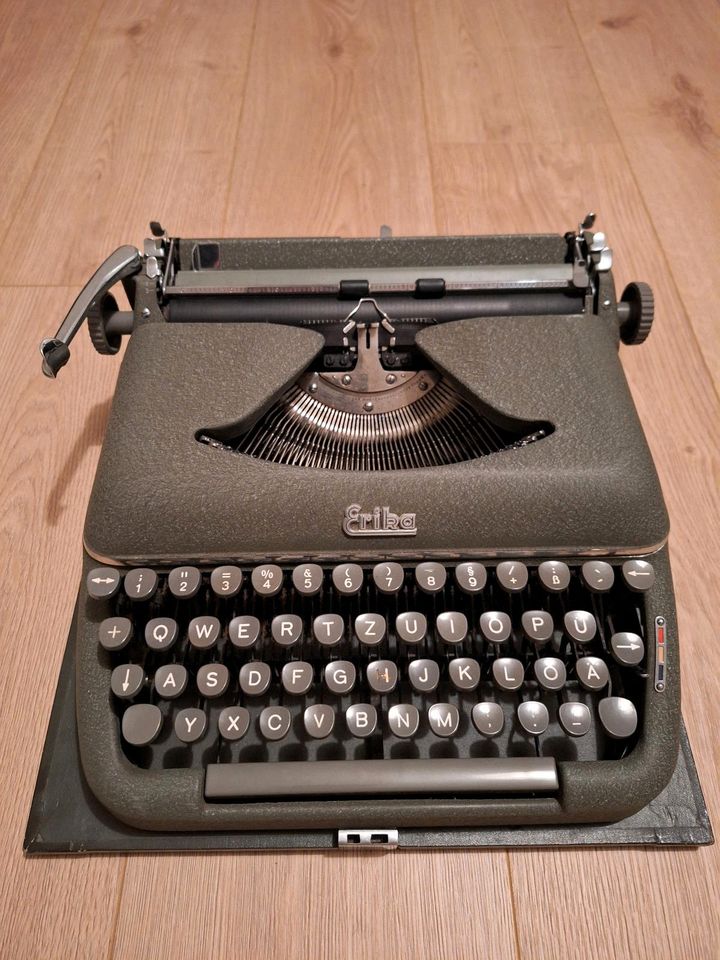 Schreibmaschine "Erika" (DDR, 50er Jahre) in Leipzig