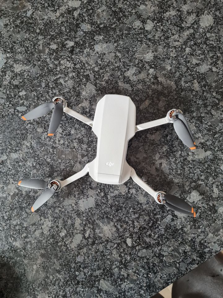 DJI Mini 2 SE Drohne Packet in Brüsewitz