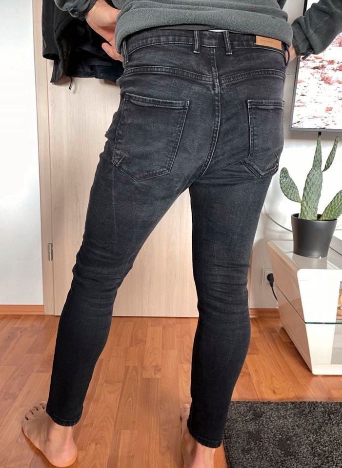 Pull & Bear schwarz Jeans Herren 40 in Bad Endorf