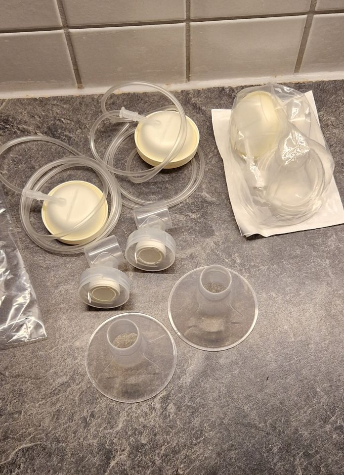 Medela Symphony Pump-Set, Größe L, 27 mm, 3 Stück NEU in Freiburg im Breisgau