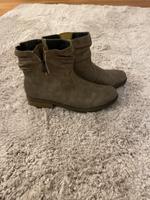 Rieker Stiefel/Stiefeletten grau-braun Größe 41 neu Hessen - Beselich Vorschau