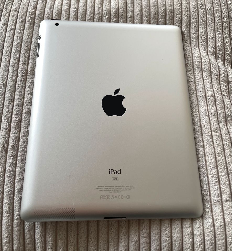 Apple iPad 2 16GB (MC979FD/A) zur Selbstabholung 14641 Nauen in Nauen