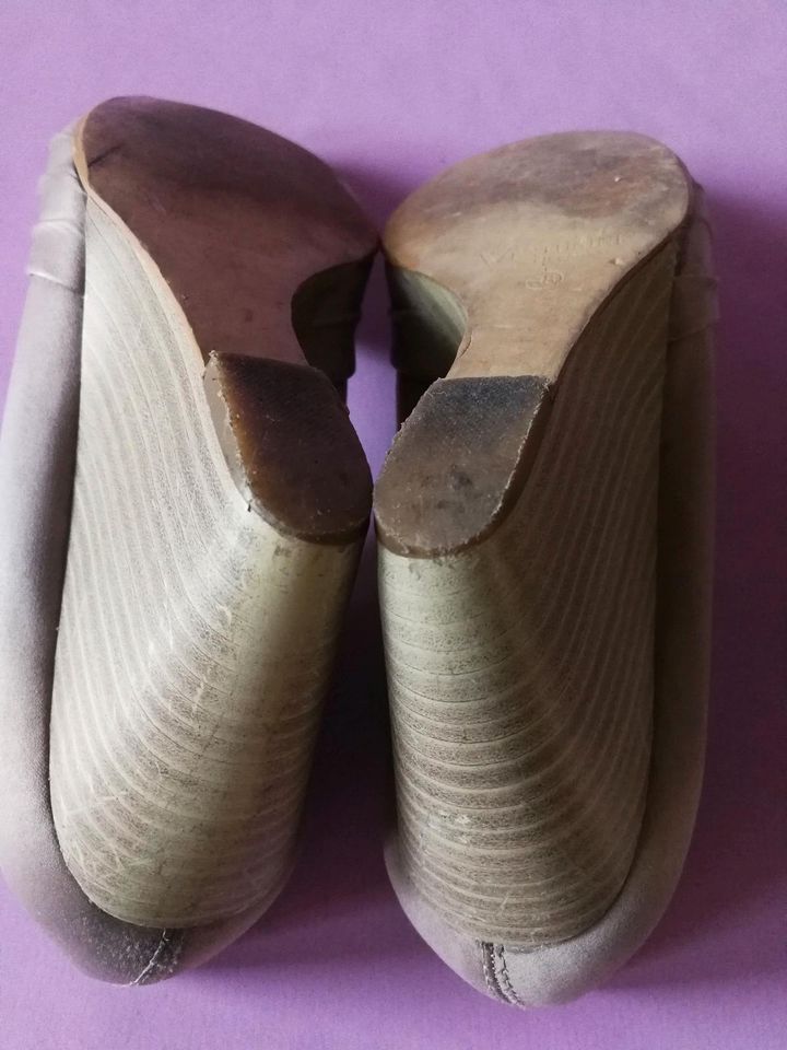 Venturini eleganza Pumps echt Leder Fußbett Wedges beige Gr.38 in Ebermannstadt