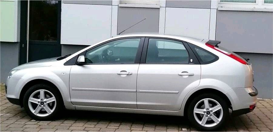 Ford Focus Ghia  1.6 in Berlin