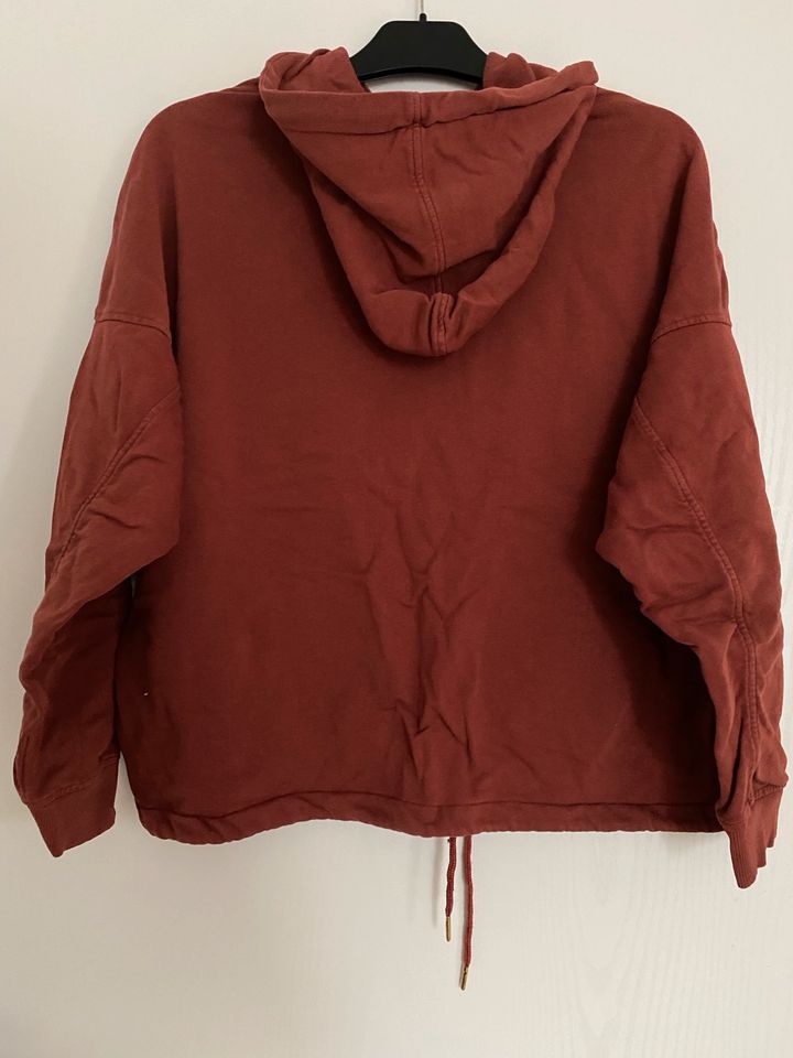 Roter Urban Classics Hoodie in Schloß Holte-Stukenbrock