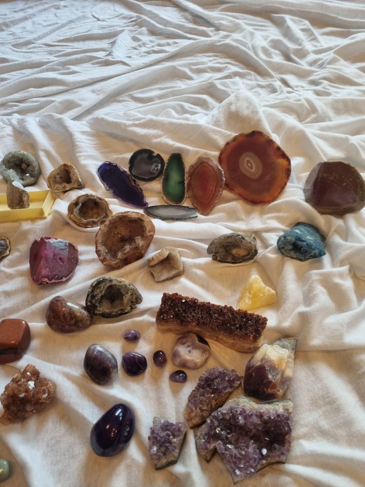 Mineralsteine in verschiedene Art an in Aarbergen
