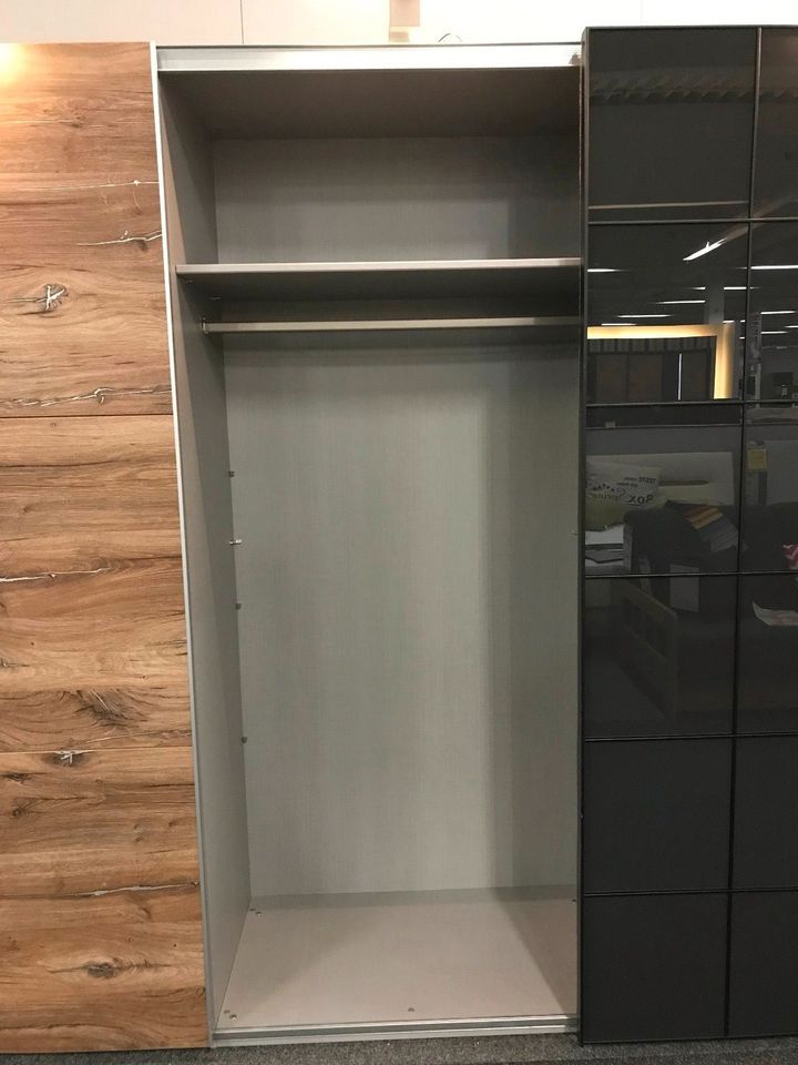 Schwebetürenschrank Toronto Flagstaff Eiche Glas grey statt 1380€ in Kulmbach