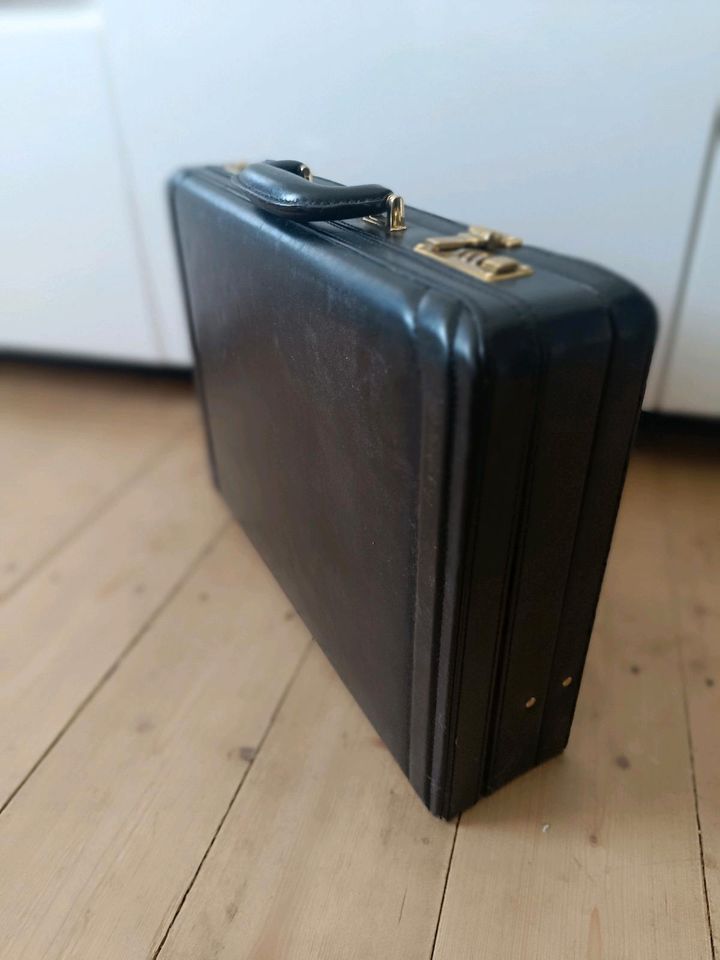 Aktenkoffer schwarz Lederkoffer schwarz Koffer mit Zahlenschloss in Darmstadt