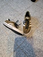 Adidas Sneaker, Freizeitschuhe, 42, olivegrün Niedersachsen - Gieboldehausen Vorschau