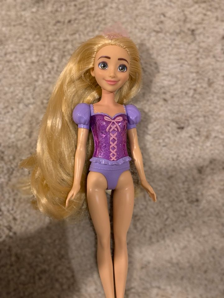 Barbie zu verkaufen Tagesmutter Mattel in Edermünde