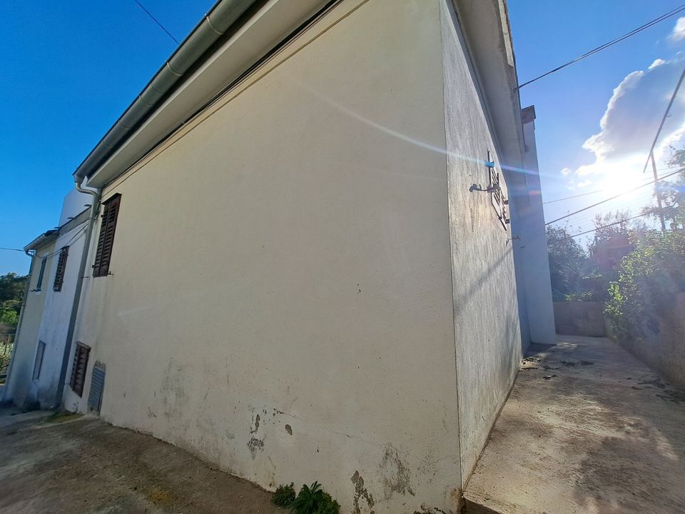 Kroatien, Insel Ugljan: Haus (zur Renovierung) mit Terrasse und schönem Meerblick - Immobilie H2886 in Rosenheim