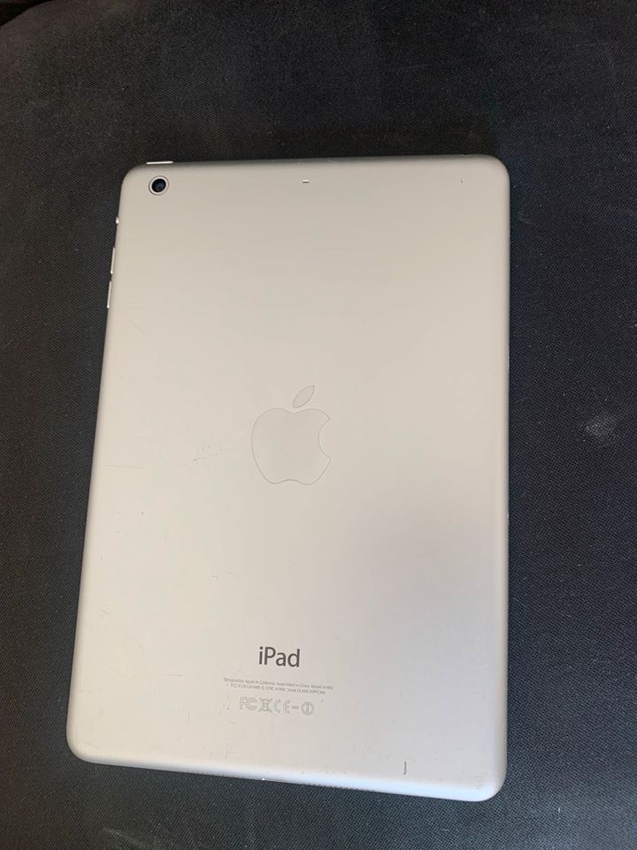 ipad air 2013 defekt in Berlin