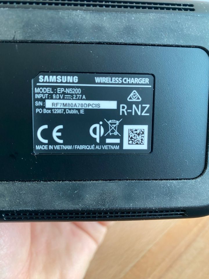 Samsung EP-N5200 Wireless Charger in Weil der Stadt