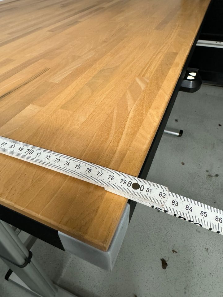 Höhenverstellbarer Schreibtisch 200 x 80 mit Rollcontainer in Hamm