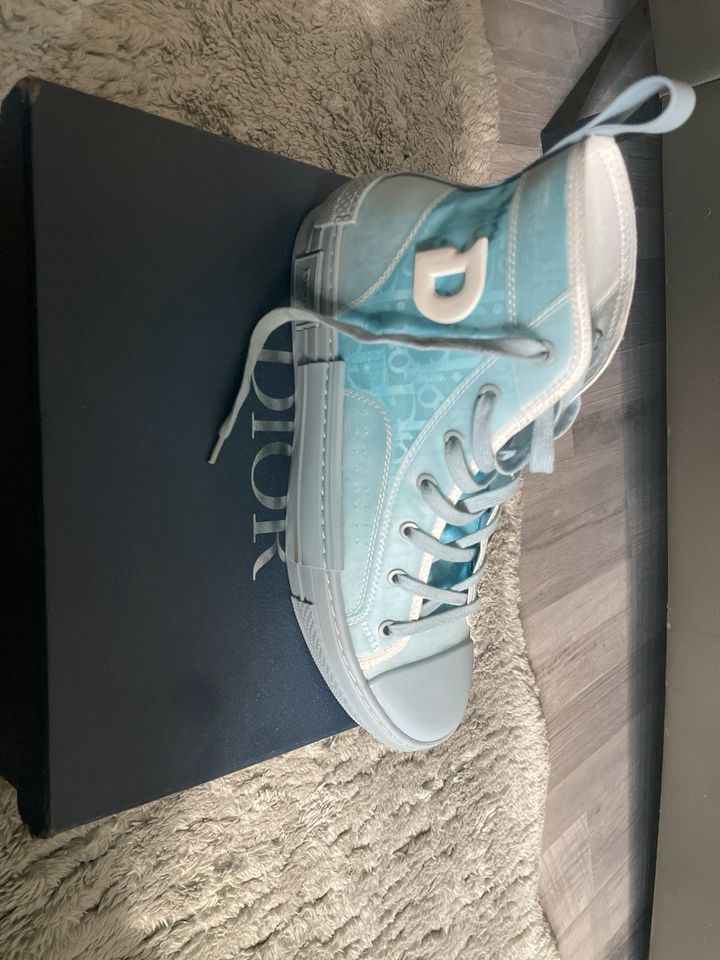 Dior high light blue in Euskirchen