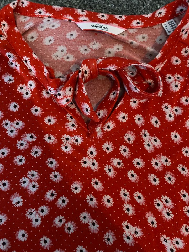 schöne rote Bluse mit Margeriten Gummibund unten Gr. 36/38 Neu in Stuhr