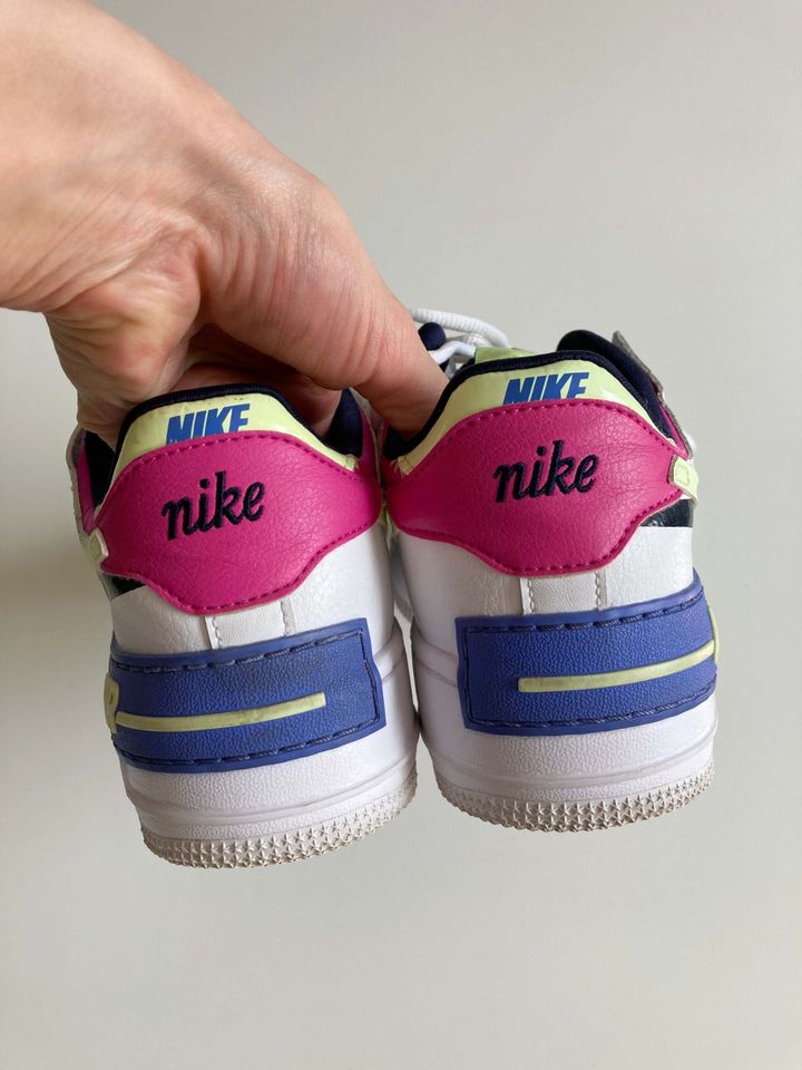 Nike Air Sneaker blau pink Leder Turnschuhe 38,5 in Hamburg