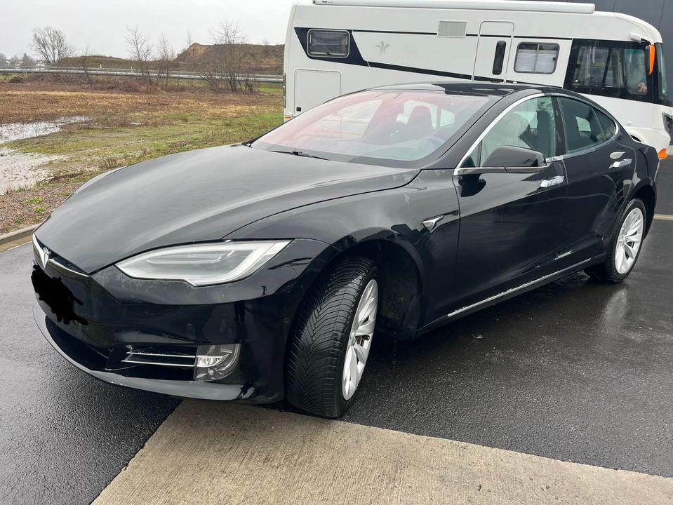 Tesla Model S Long Range Max Reichweite in Alzenau