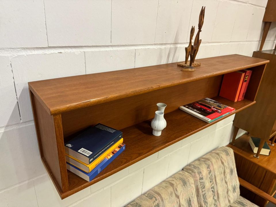 Vintage Teak Regal hangingboard Sideboard Hängeregal 70er midmod in Delmenhorst