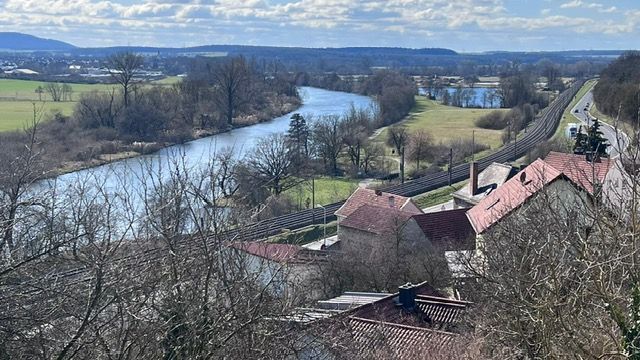 Haus und Grund mit Potential - Top Lage mit unverbaubarem Fernblick in Haßfurt