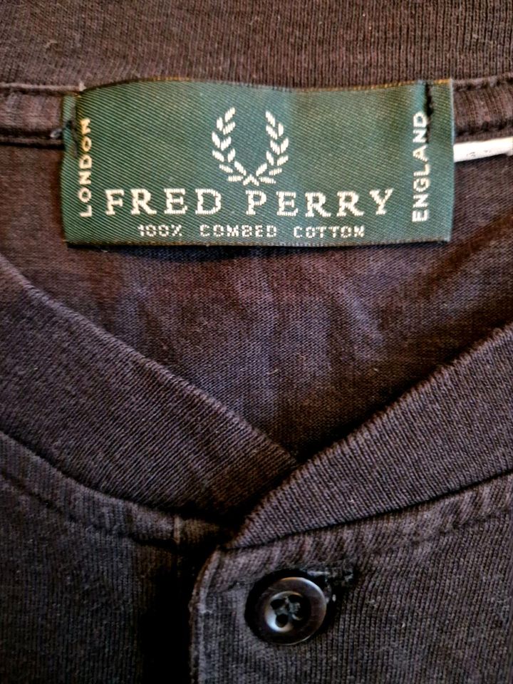 FRED PERRY Henley Shirt Schwarz S Made in England in München