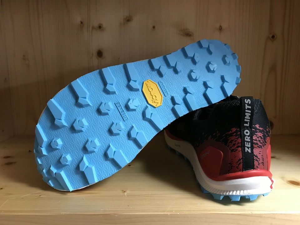 Neubesohlung Schuhe mit Vibram Lightbase  >  Inov8,  Nnormal in Bad Bayersoien