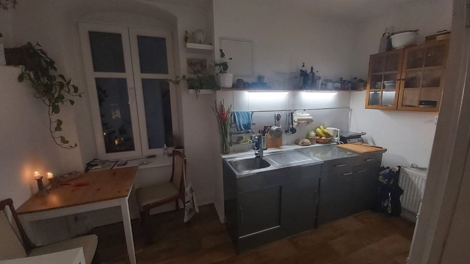 Anfragestopp!! Nachmieter gesucht 2 Zimmer Altbau F-Hain in Berlin