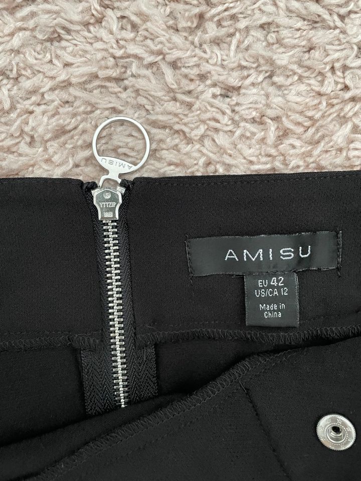 *NEU* Rock Amisu Gr. 42 Schwarz in Unterkirnach