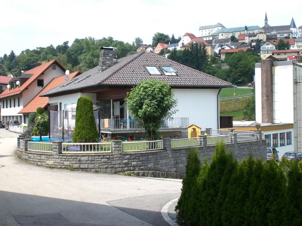 3 Reihenhäuser - Bungalow + EFH + MFH - Lagerflächen in Fürstenstein