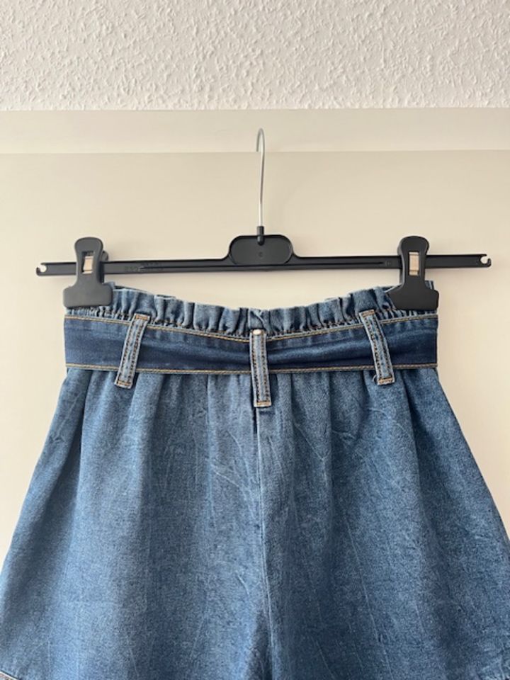 WIE NEU! Liu Jo Shorts, Jeansshorts, Denim, Blau, Gr.XS/S,NP:149€ in Geist