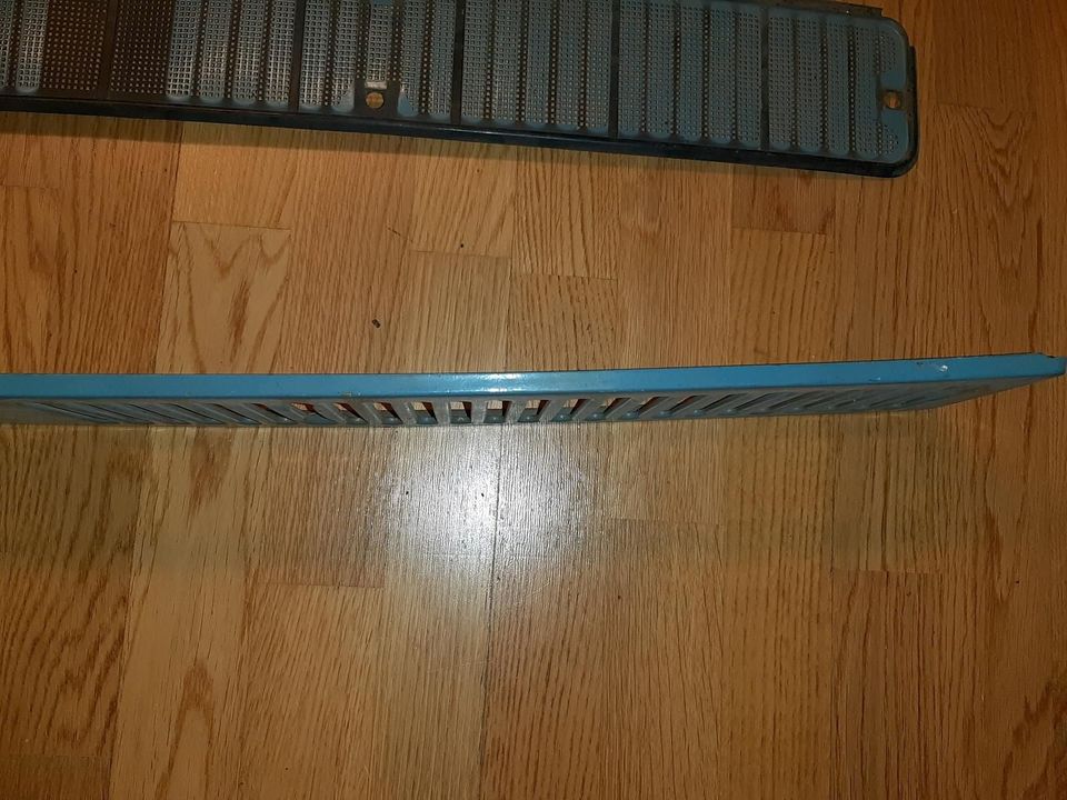 VW T2 Luftgitter Frontgrill Blech mit Gitter Netzt Schutzgitter in Oberkotzau