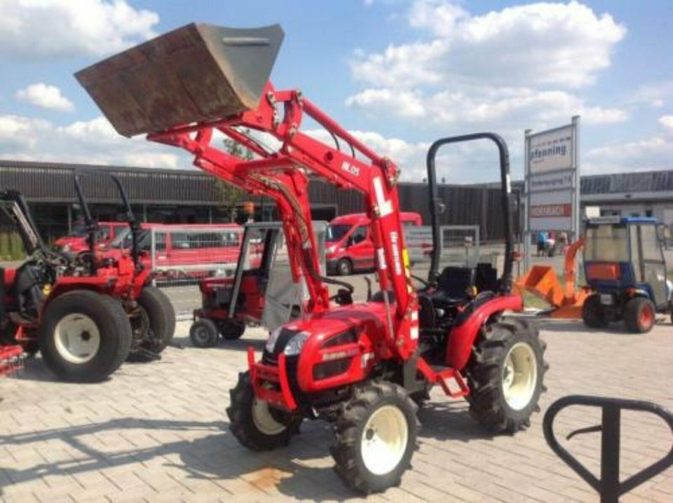 Starke Helfer Stall Reitanlage  - Kleintraktoren mit Anbauteilen in Lorsch