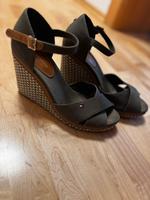 Tommy Hilfiger Sandalen 40 Bayern - Miesbach Vorschau