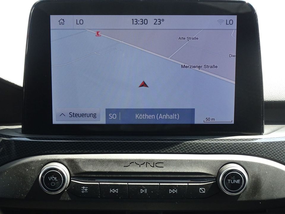 Ford Focus 1.5 EcoBoost ST-Line LED Navi Tempomat AHK in Köthen (Anhalt)