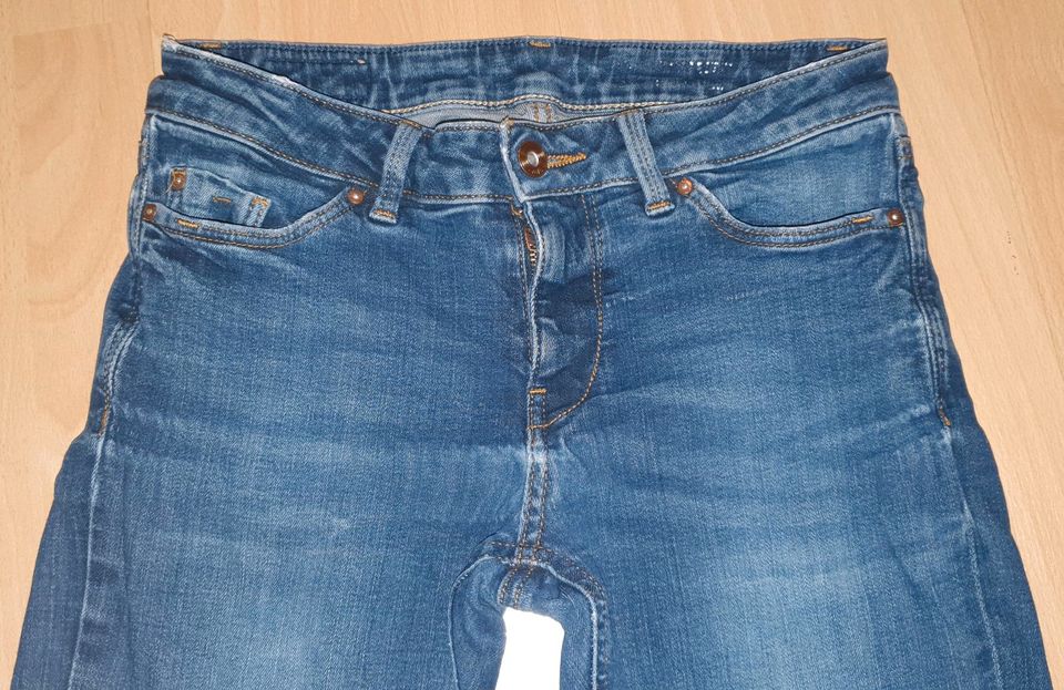 H&M Jeans 26/30 Hosen ESPRIT 32 34 36 Schwarz XS S Blau W26 L30 in Essen